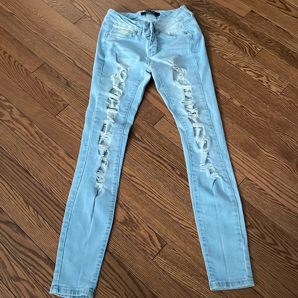 ripped skinny jeans